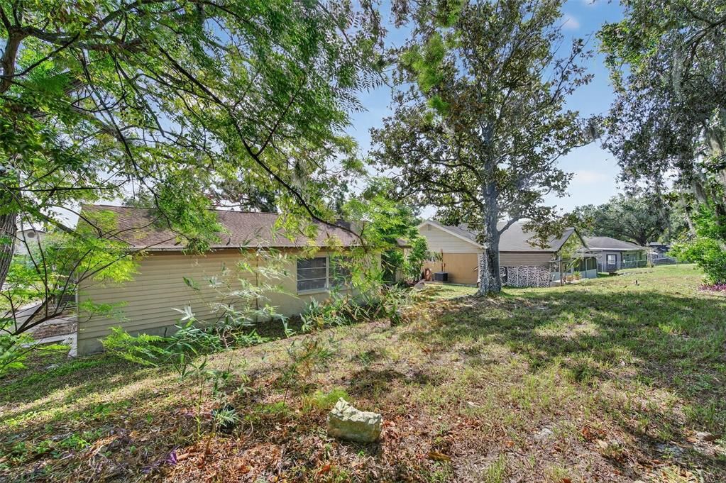 Active With Contract: $199,900 (3 beds, 2 baths, 1284 Square Feet)