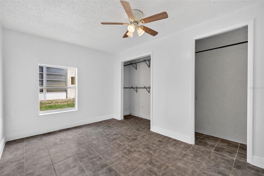 Active With Contract: $199,900 (3 beds, 2 baths, 1284 Square Feet)