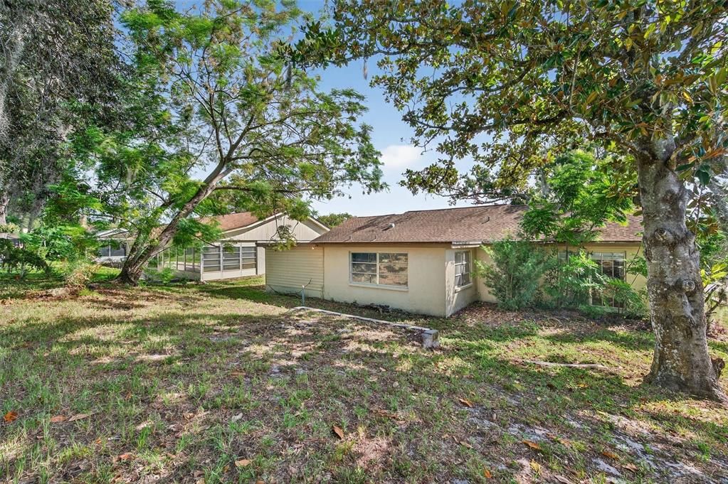 Active With Contract: $199,900 (3 beds, 2 baths, 1284 Square Feet)