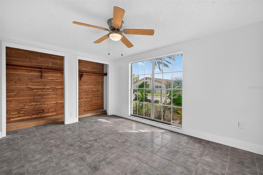 Active With Contract: $199,900 (3 beds, 2 baths, 1284 Square Feet)