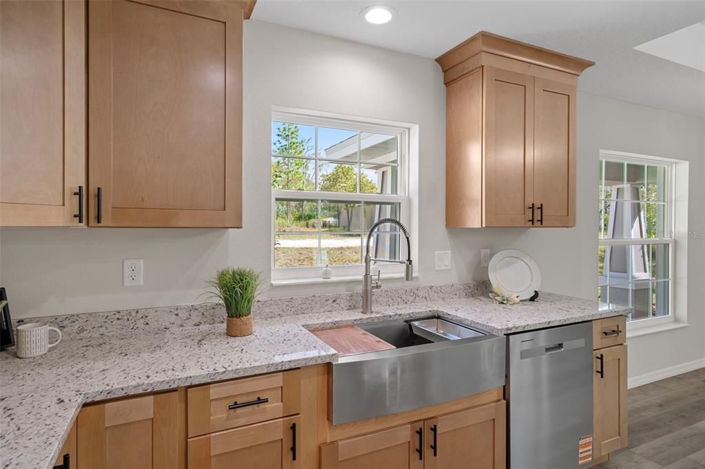 Active With Contract: $349,900 (3 beds, 2 baths, 1612 Square Feet)