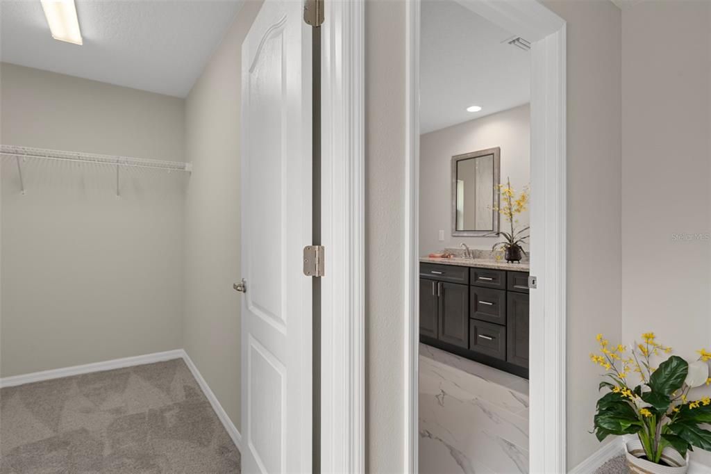 Active With Contract: $349,900 (3 beds, 2 baths, 1612 Square Feet)