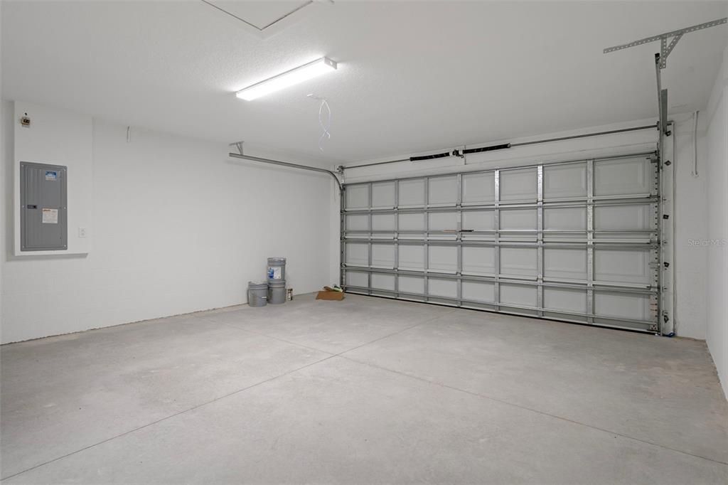 Active With Contract: $349,900 (3 beds, 2 baths, 1612 Square Feet)