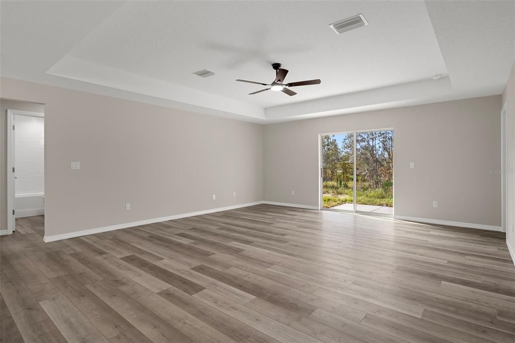 Active With Contract: $349,900 (3 beds, 2 baths, 1612 Square Feet)