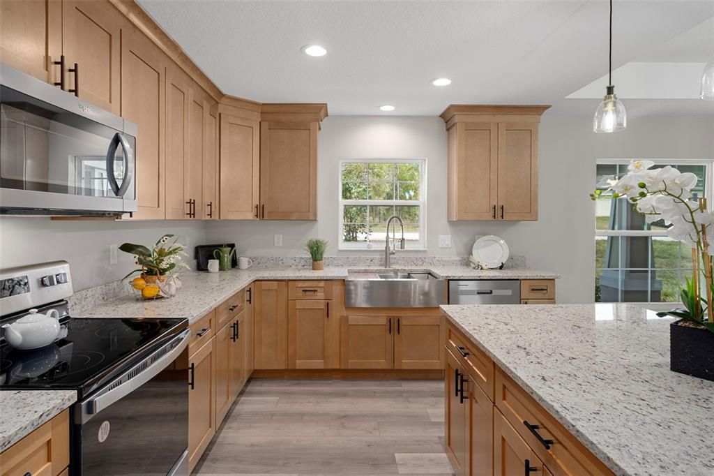 Active With Contract: $349,900 (3 beds, 2 baths, 1612 Square Feet)