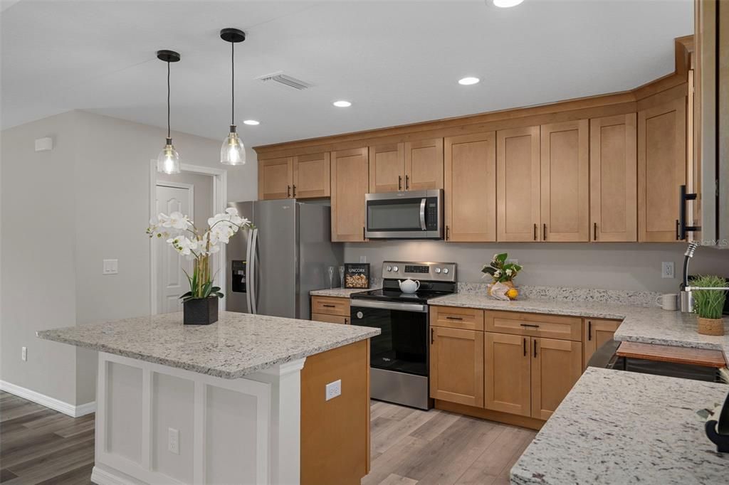 Active With Contract: $349,900 (3 beds, 2 baths, 1612 Square Feet)