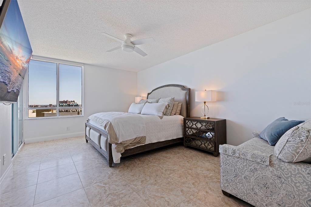 For Sale: $1,850,000 (3 beds, 2 baths, 1942 Square Feet)