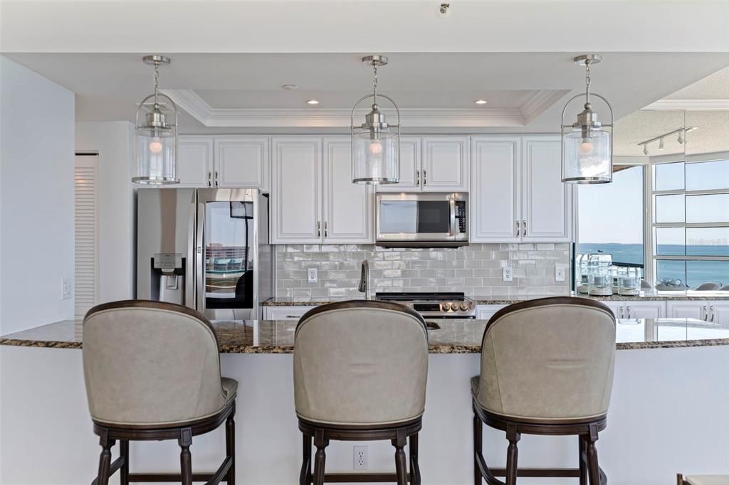 For Sale: $1,850,000 (3 beds, 2 baths, 1942 Square Feet)