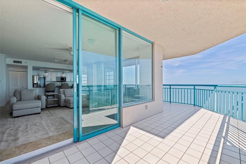 For Sale: $1,850,000 (3 beds, 2 baths, 1942 Square Feet)