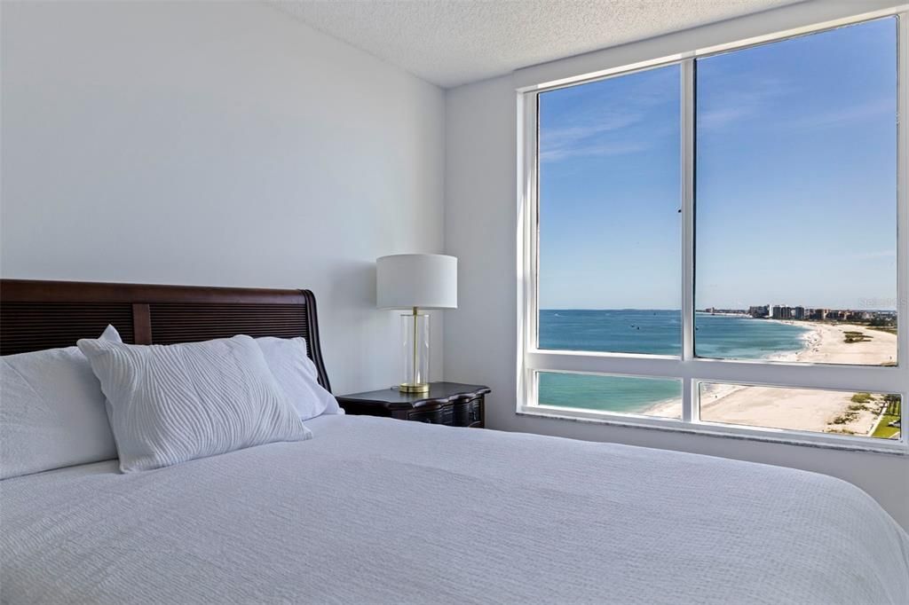 For Sale: $1,850,000 (3 beds, 2 baths, 1942 Square Feet)