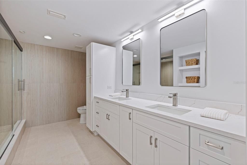 For Sale: $1,850,000 (3 beds, 2 baths, 1942 Square Feet)