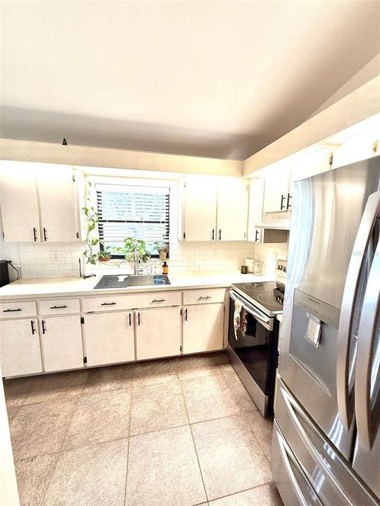 For Sale: $320,000 (3 beds, 2 baths, 1252 Square Feet)