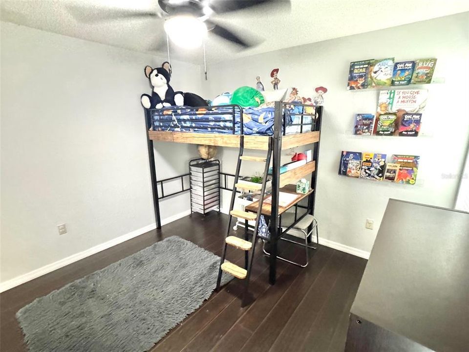 For Sale: $320,000 (3 beds, 2 baths, 1252 Square Feet)