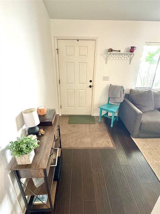 For Sale: $320,000 (3 beds, 2 baths, 1252 Square Feet)