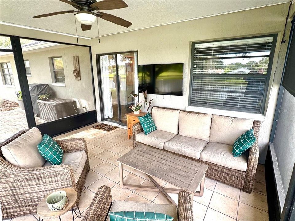 For Sale: $320,000 (3 beds, 2 baths, 1252 Square Feet)