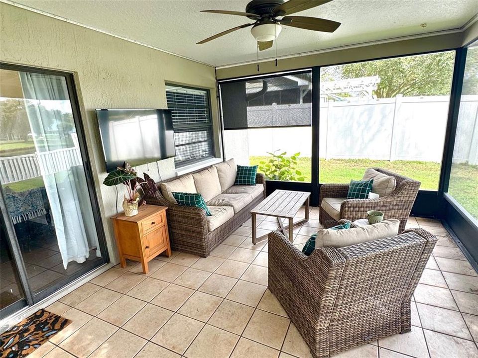 For Sale: $320,000 (3 beds, 2 baths, 1252 Square Feet)