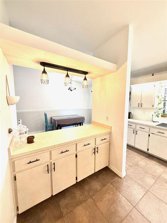 For Sale: $320,000 (3 beds, 2 baths, 1252 Square Feet)