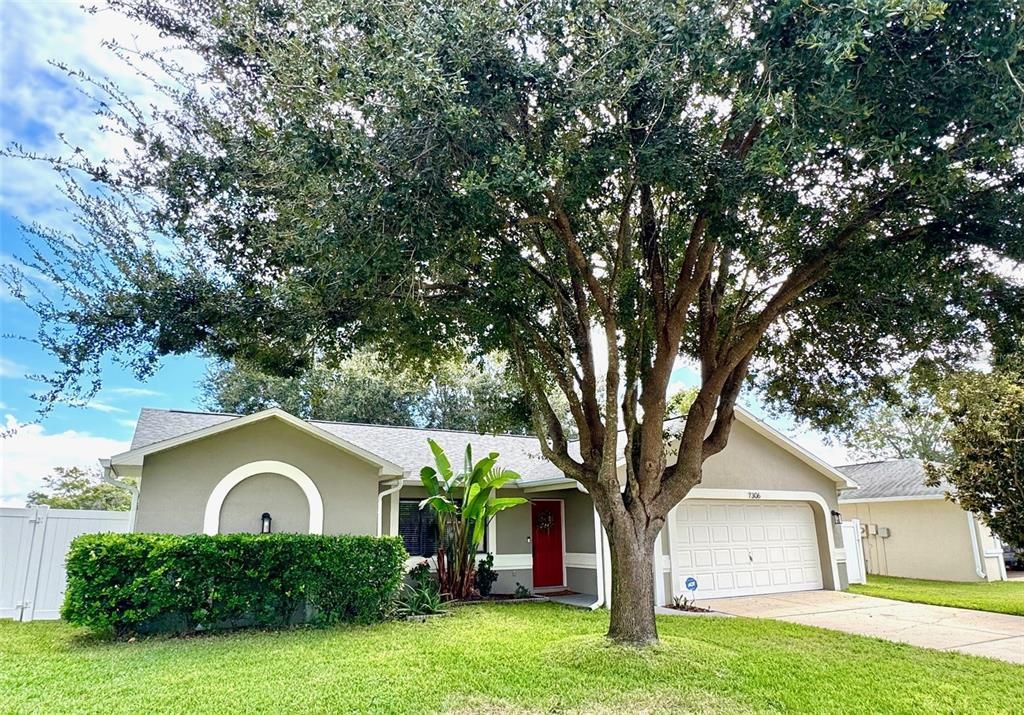 For Sale: $320,000 (3 beds, 2 baths, 1252 Square Feet)