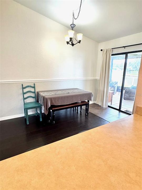 For Sale: $320,000 (3 beds, 2 baths, 1252 Square Feet)