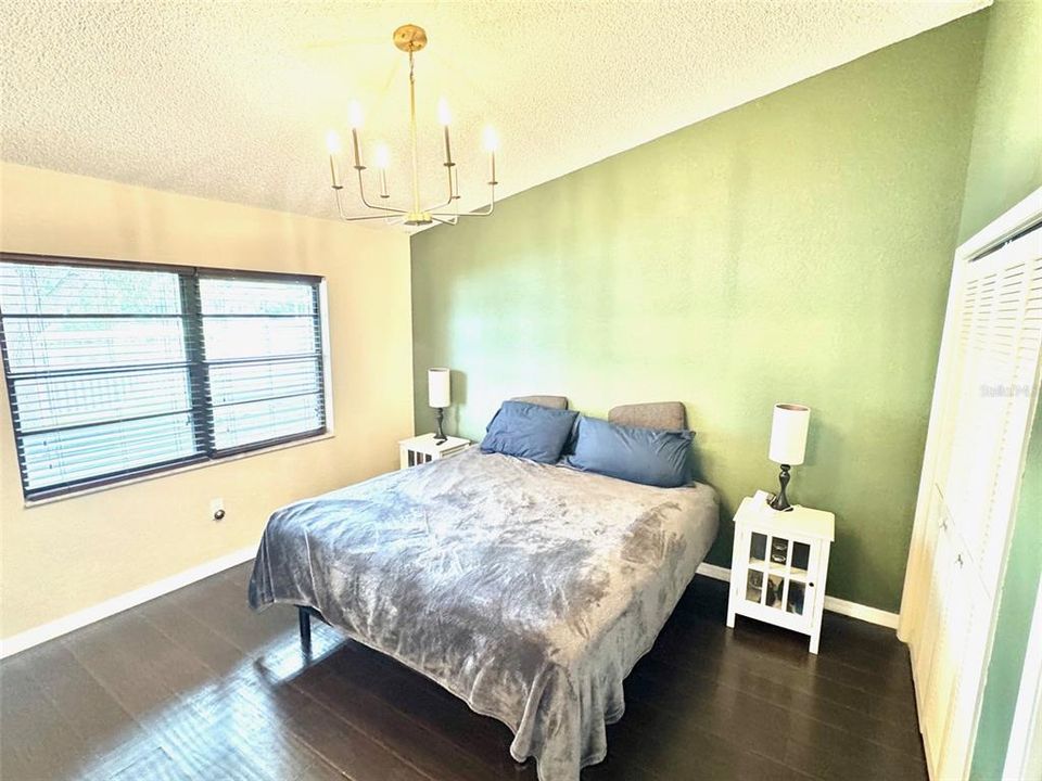 For Sale: $320,000 (3 beds, 2 baths, 1252 Square Feet)