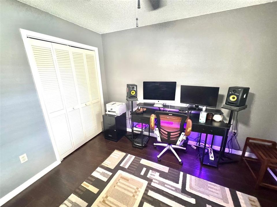 For Sale: $320,000 (3 beds, 2 baths, 1252 Square Feet)