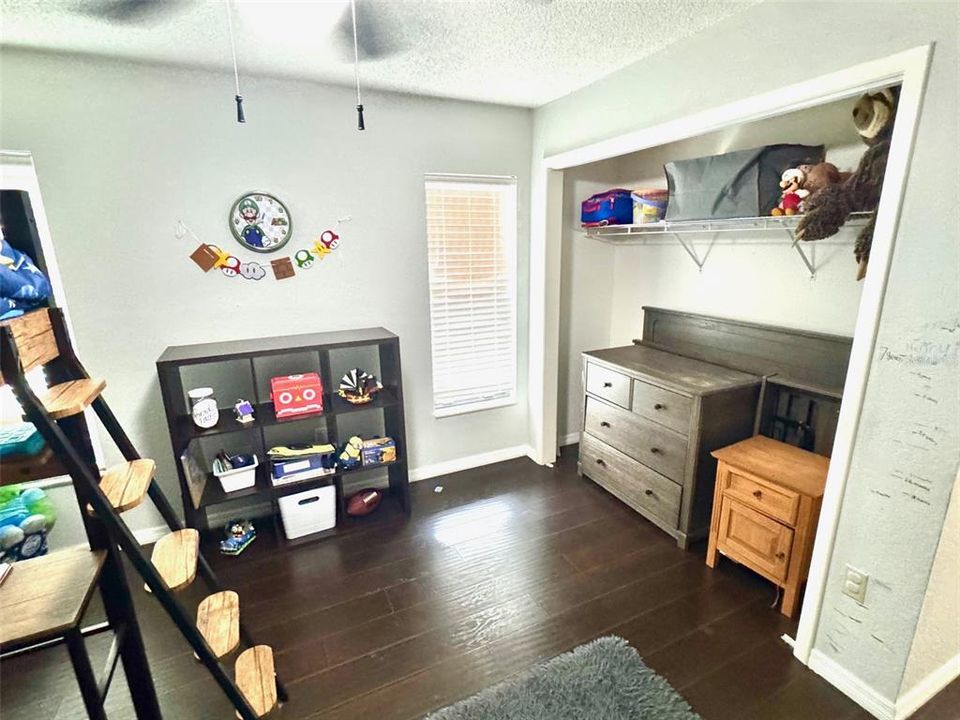 For Sale: $320,000 (3 beds, 2 baths, 1252 Square Feet)