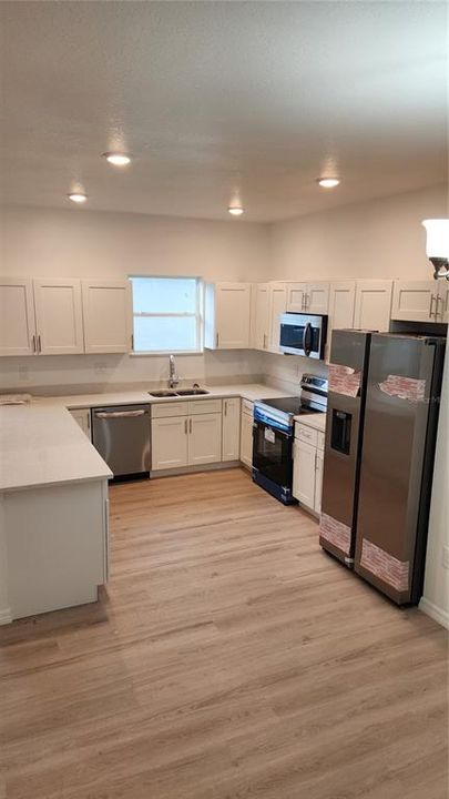 Active With Contract: $255,000 (3 beds, 2 baths, 1174 Square Feet)