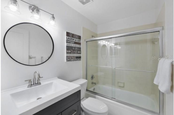 For Sale: $339,900 (2 beds, 2 baths, 1168 Square Feet)