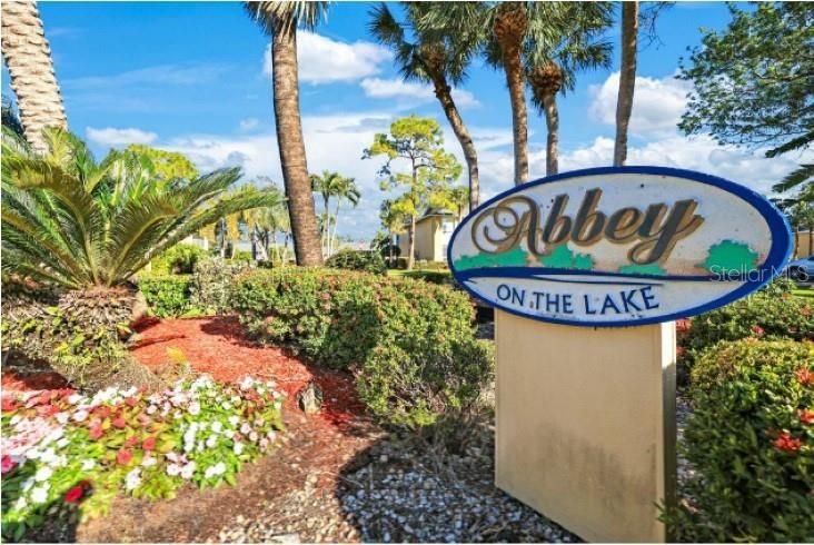 For Sale: $339,900 (2 beds, 2 baths, 1168 Square Feet)