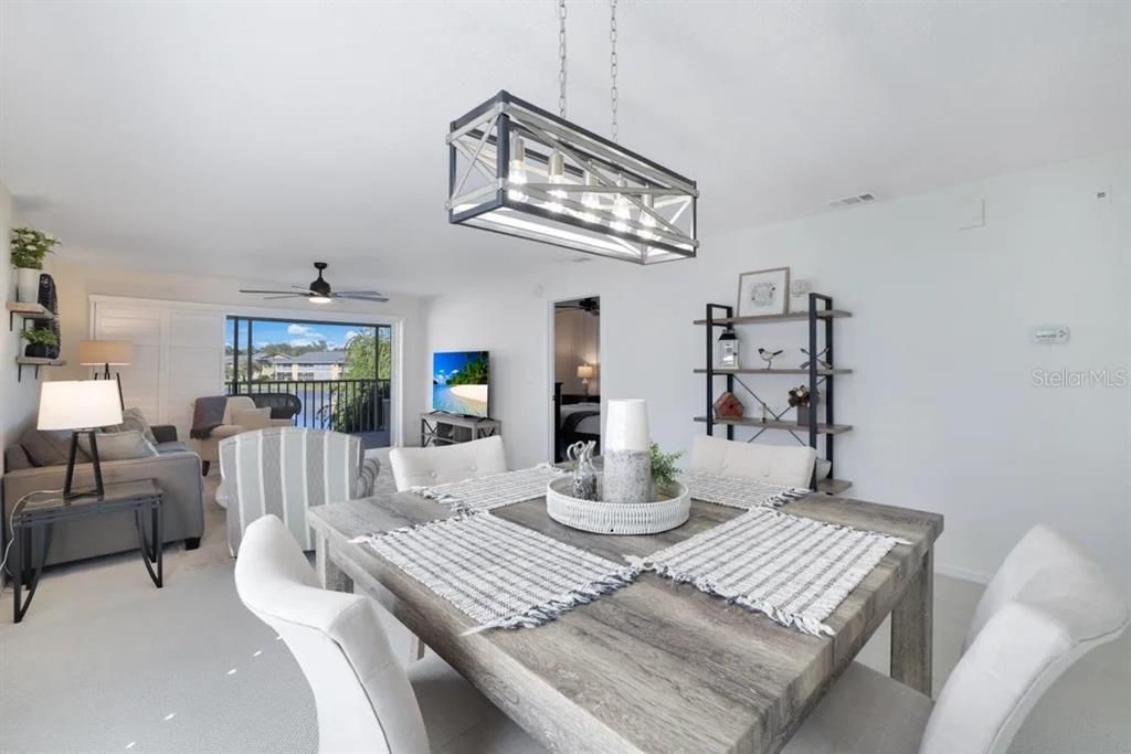 For Sale: $339,900 (2 beds, 2 baths, 1168 Square Feet)