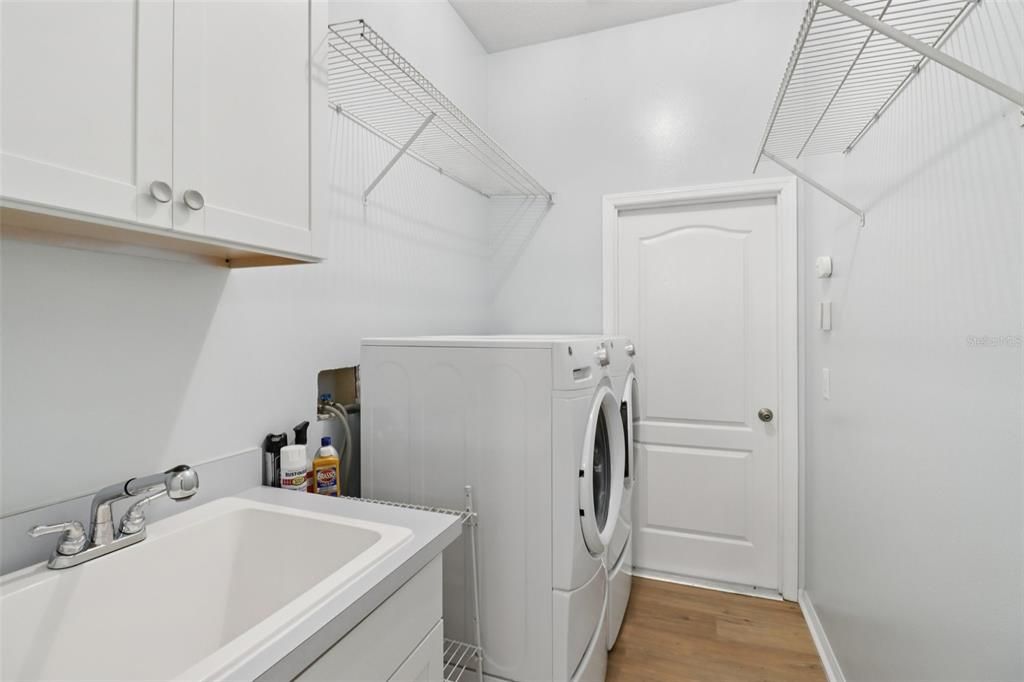 На продажу: $824,900 (4 спален, 3 ванн, 2642 Квадратных фут)