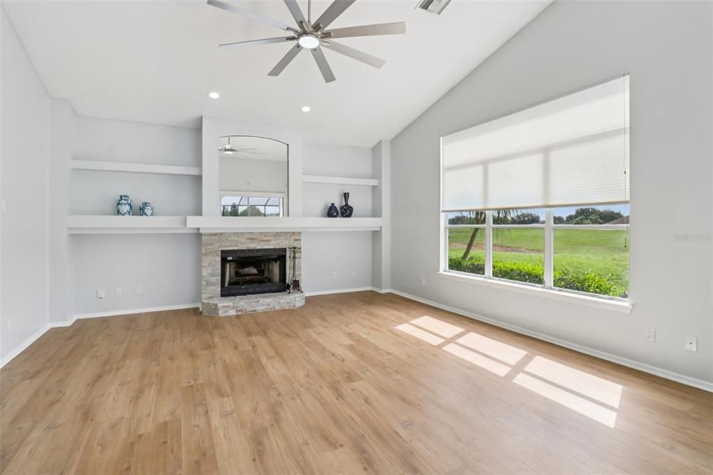 На продажу: $824,900 (4 спален, 3 ванн, 2642 Квадратных фут)