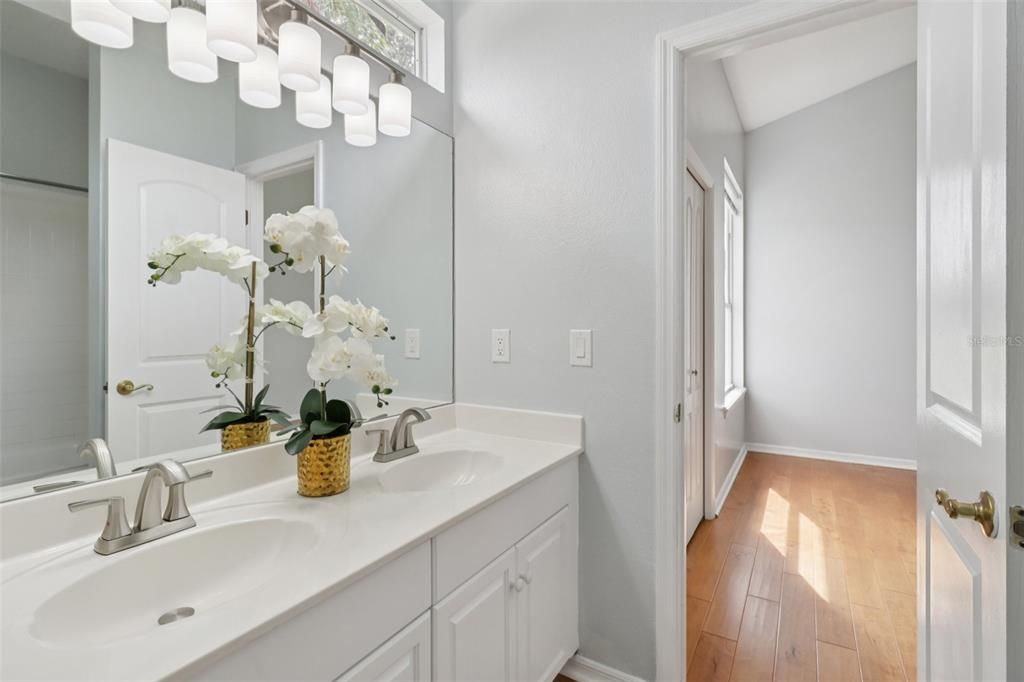 На продажу: $824,900 (4 спален, 3 ванн, 2642 Квадратных фут)