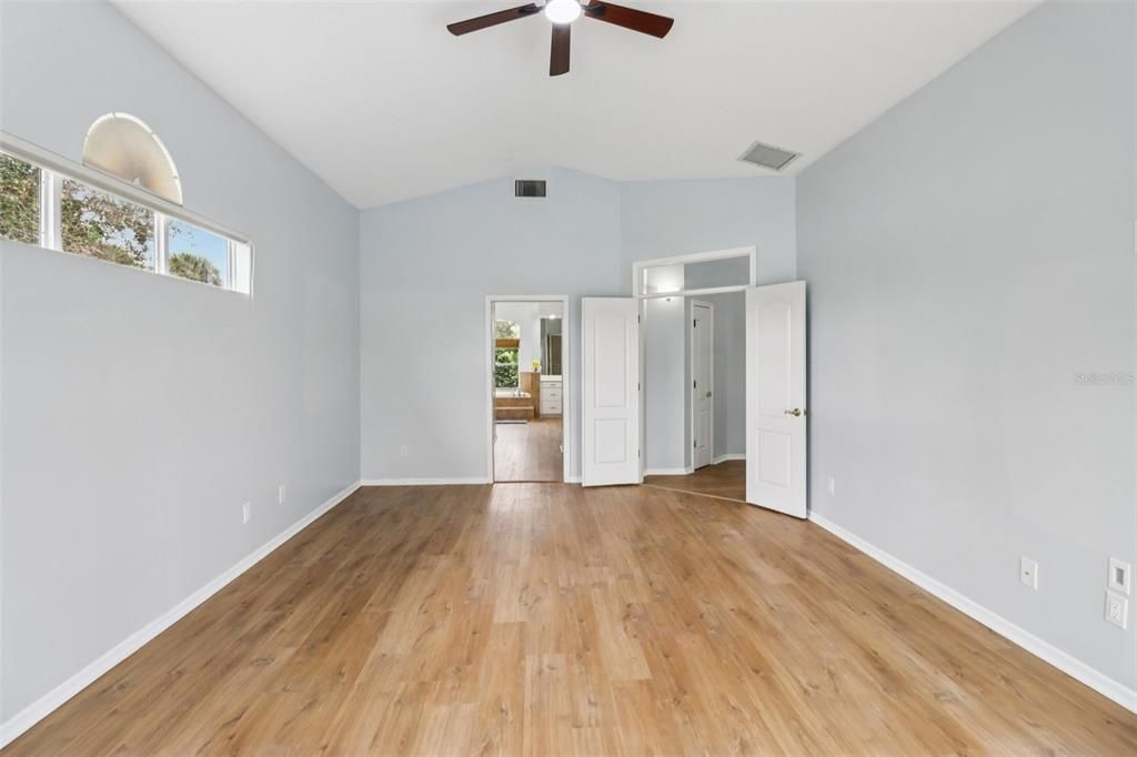 На продажу: $824,900 (4 спален, 3 ванн, 2642 Квадратных фут)