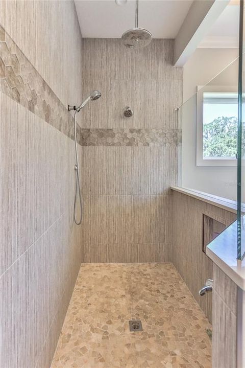 Activo con contrato: $1,499,000 (3 camas, 4 baños, 3478 Pies cuadrados)