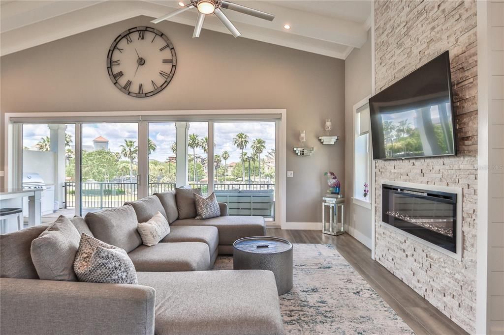 Activo con contrato: $1,499,000 (3 camas, 4 baños, 3478 Pies cuadrados)