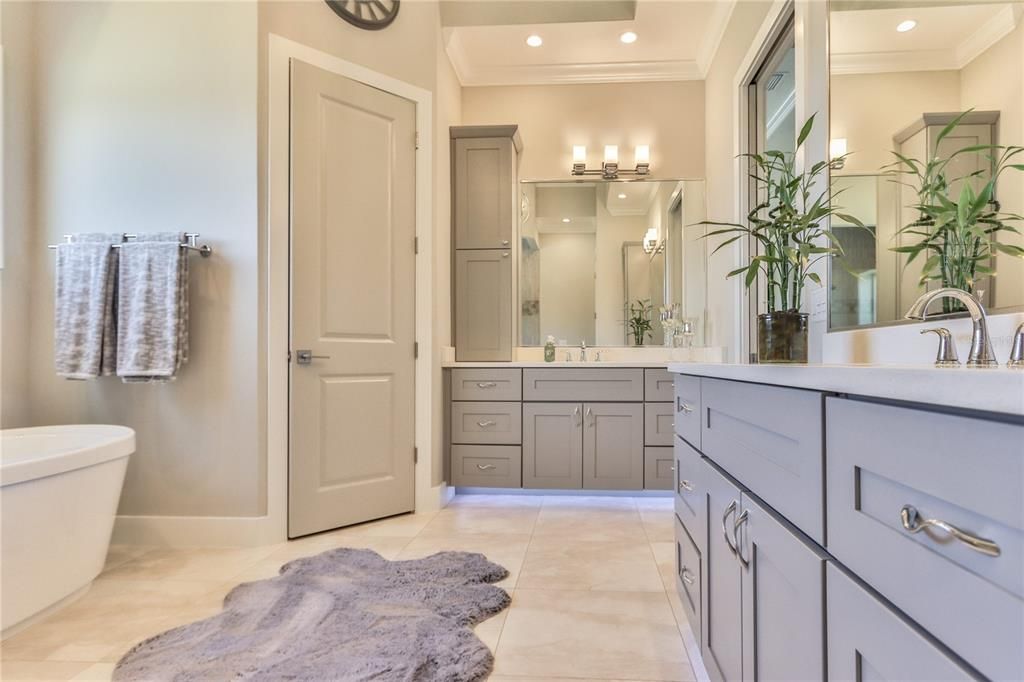 Activo con contrato: $1,499,000 (3 camas, 4 baños, 3478 Pies cuadrados)