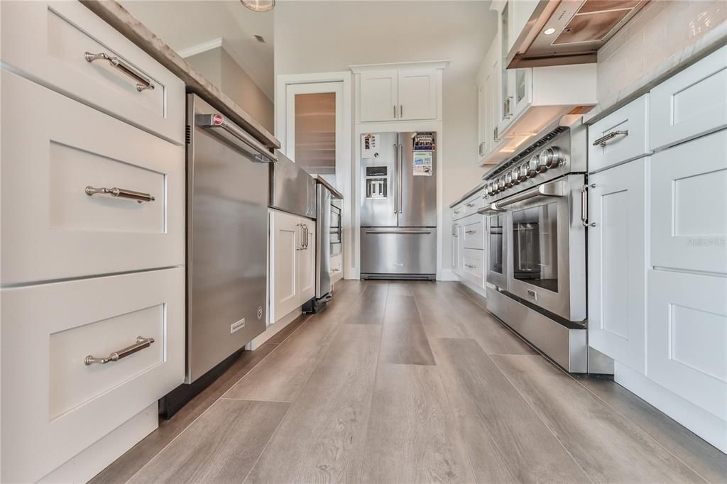 Activo con contrato: $1,499,000 (3 camas, 4 baños, 3478 Pies cuadrados)