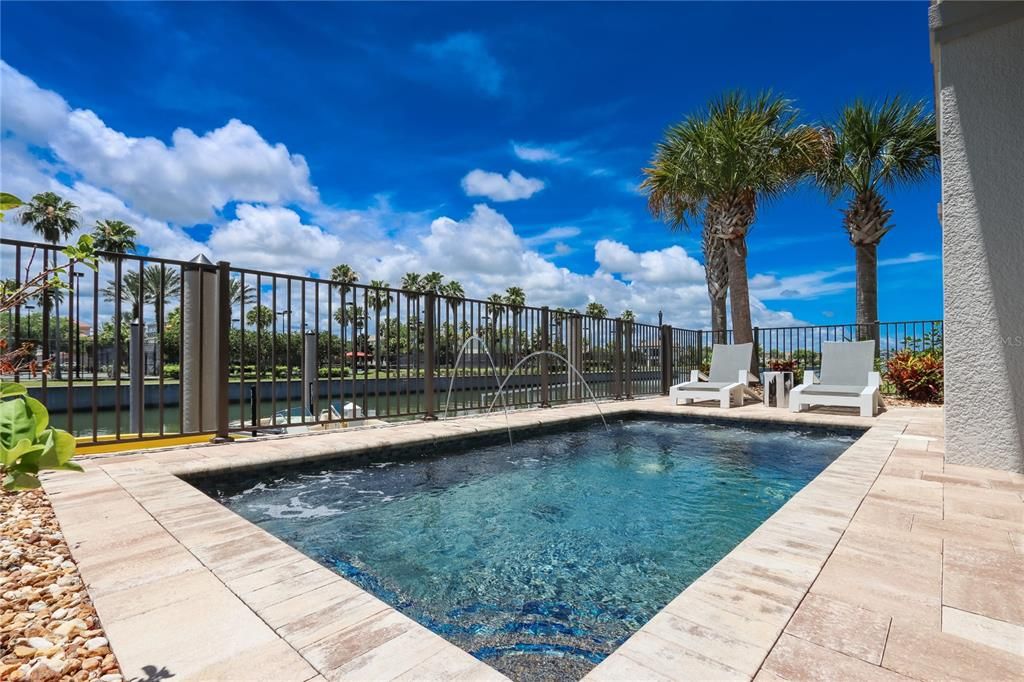 Activo con contrato: $1,499,000 (3 camas, 4 baños, 3478 Pies cuadrados)