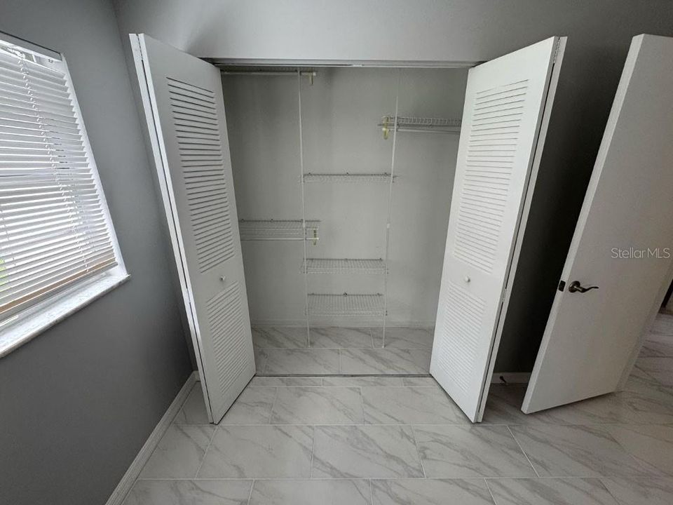 待售: $130,000 (2 贝兹, 1 浴室, 952 平方英尺)