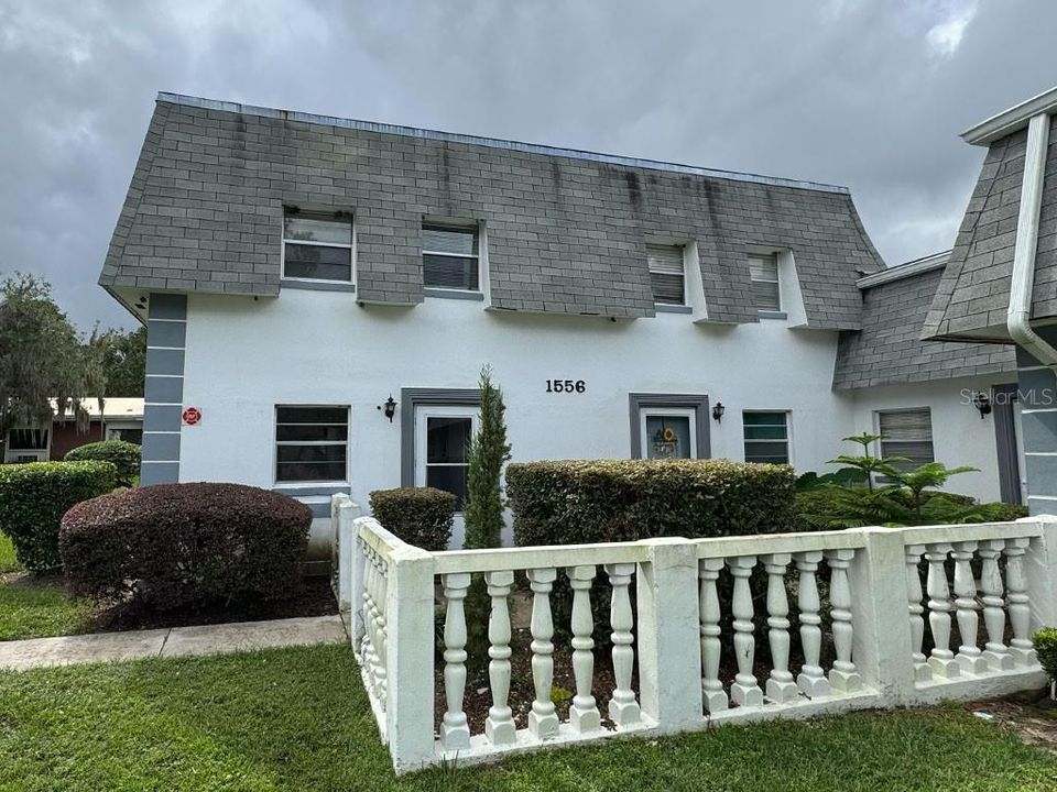 待售: $130,000 (2 贝兹, 1 浴室, 952 平方英尺)