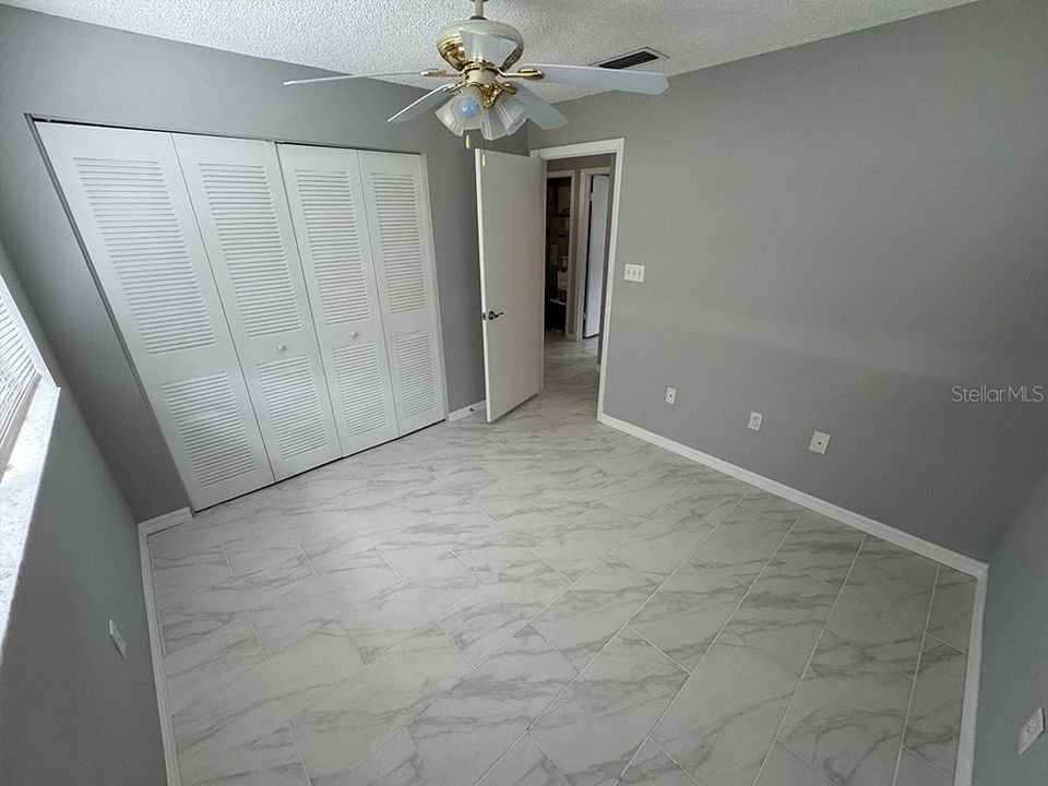 待售: $130,000 (2 贝兹, 1 浴室, 952 平方英尺)