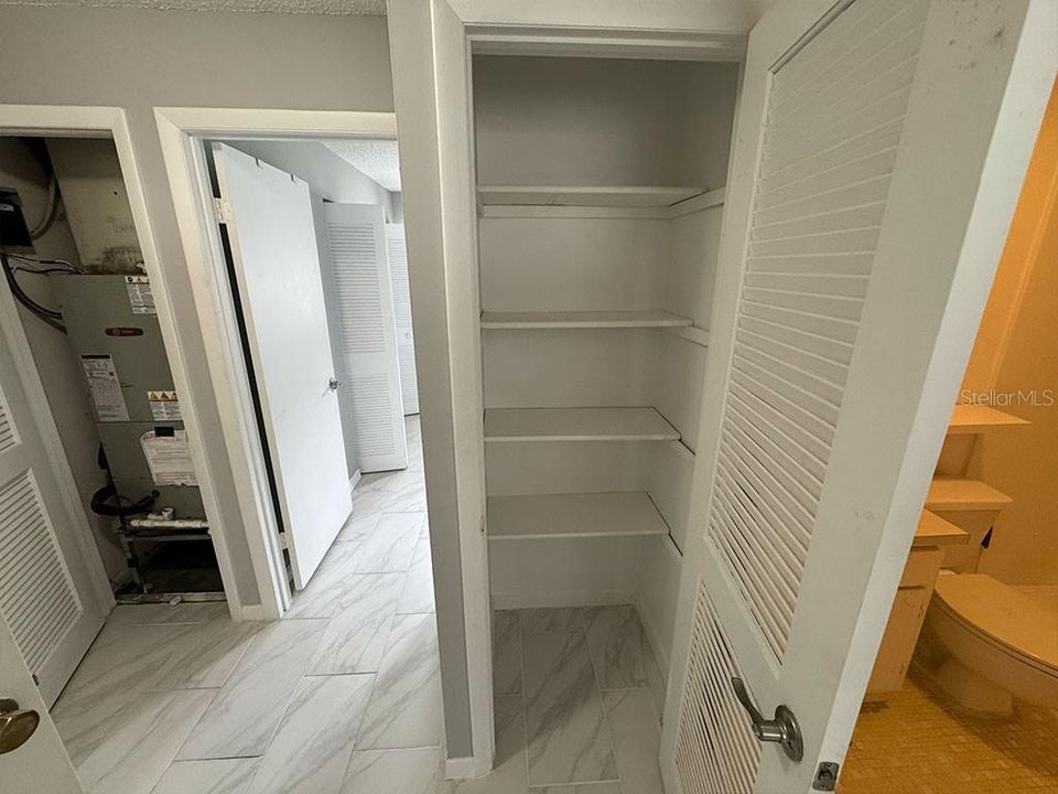 待售: $130,000 (2 贝兹, 1 浴室, 952 平方英尺)