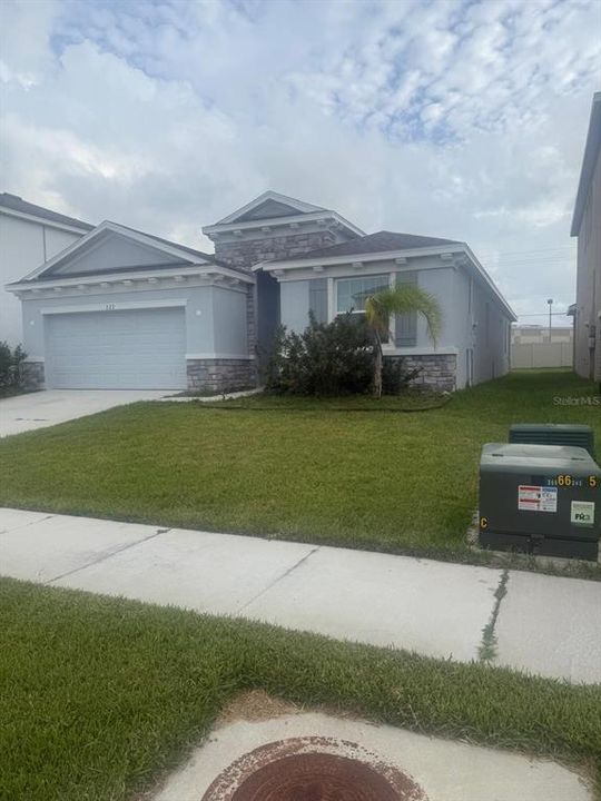 For Rent: $3,250 (4 beds, 2 baths, 2035 Square Feet)