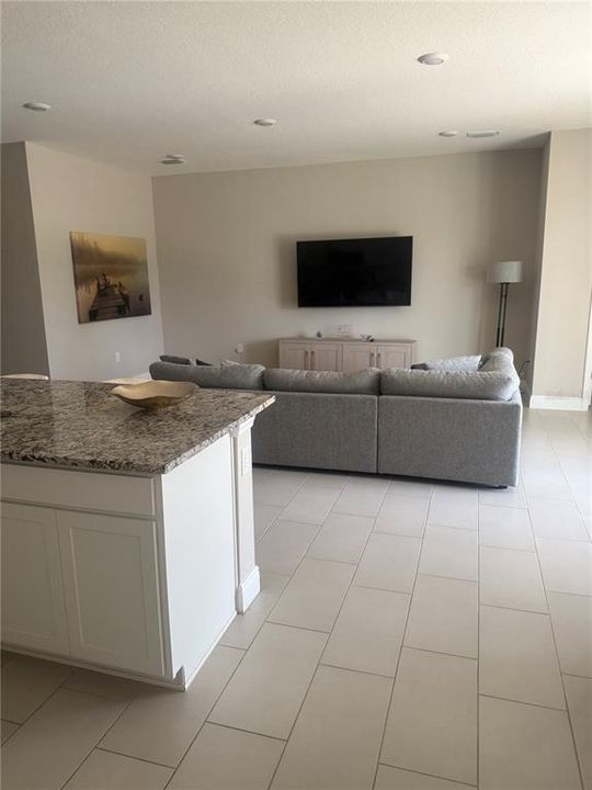 For Rent: $3,250 (4 beds, 2 baths, 2035 Square Feet)