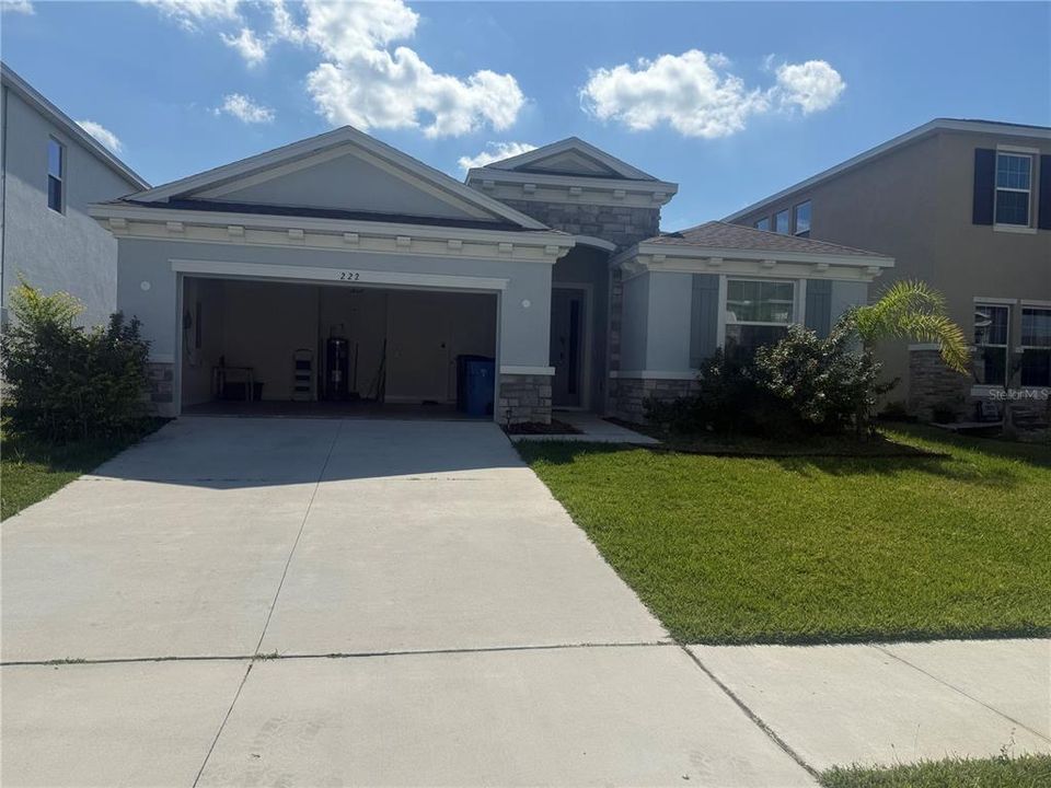 For Rent: $3,250 (4 beds, 2 baths, 2035 Square Feet)