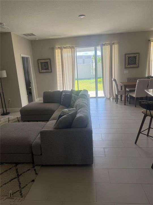 For Rent: $3,250 (4 beds, 2 baths, 2035 Square Feet)