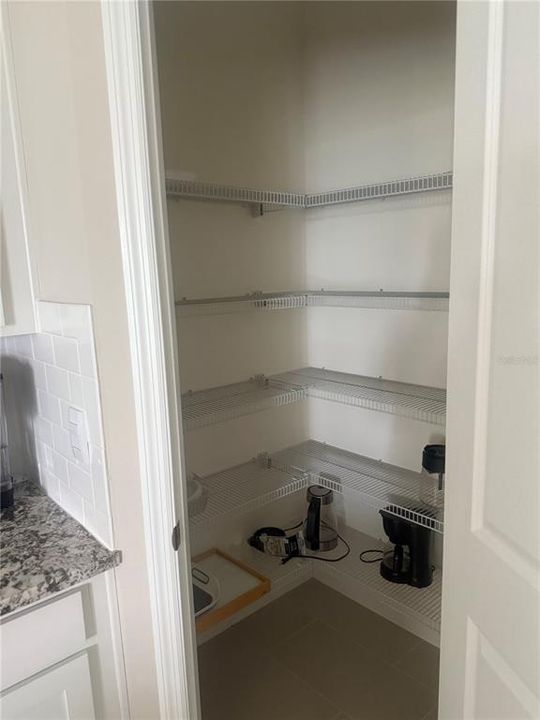 For Rent: $3,250 (4 beds, 2 baths, 2035 Square Feet)