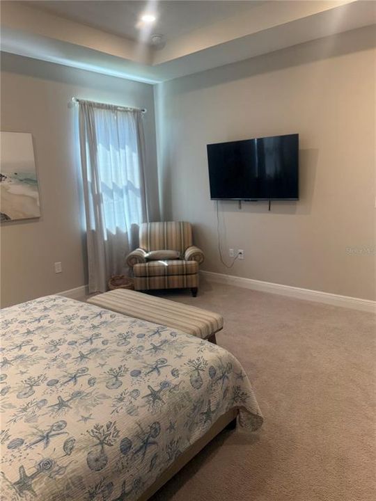 For Rent: $3,250 (4 beds, 2 baths, 2035 Square Feet)