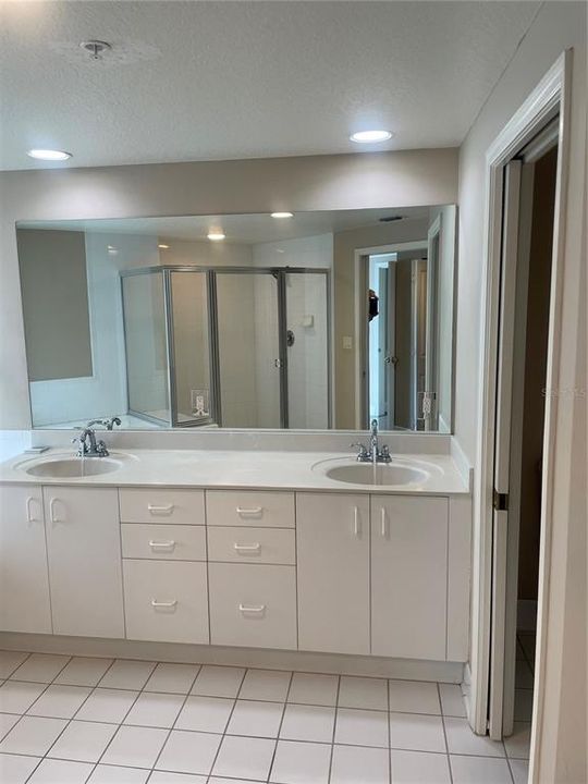 For Rent: $6,500 (3 beds, 2 baths, 1952 Square Feet)